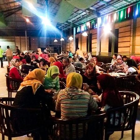 Hotel Safira Magelang Exteriér fotografie