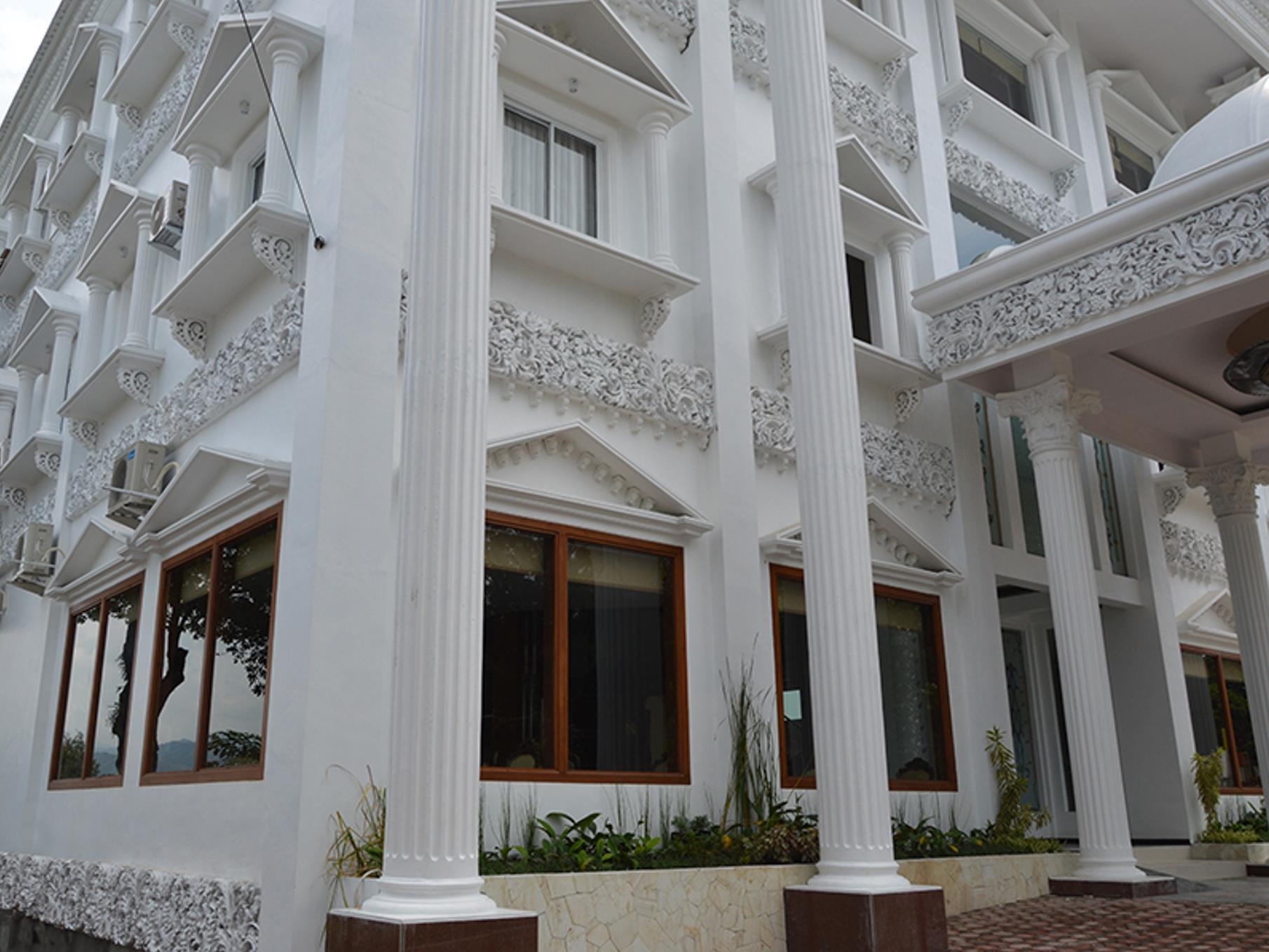 Hotel Safira Magelang Exteriér fotografie