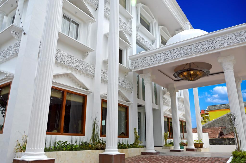 Hotel Safira Magelang Exteriér fotografie