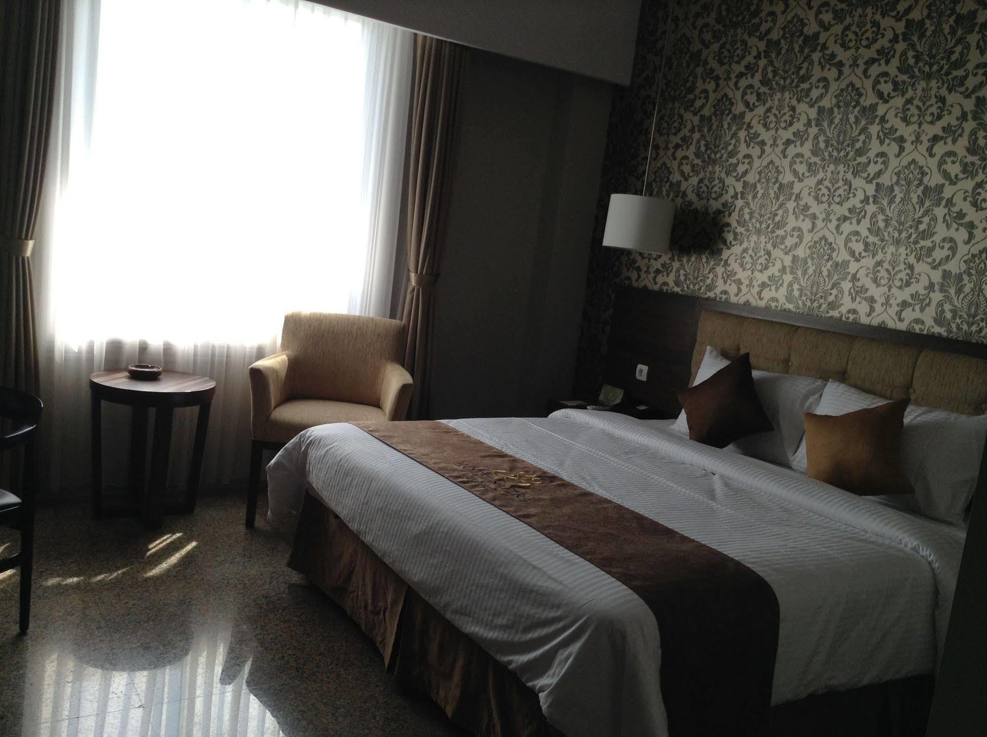 Hotel Safira Magelang Exteriér fotografie