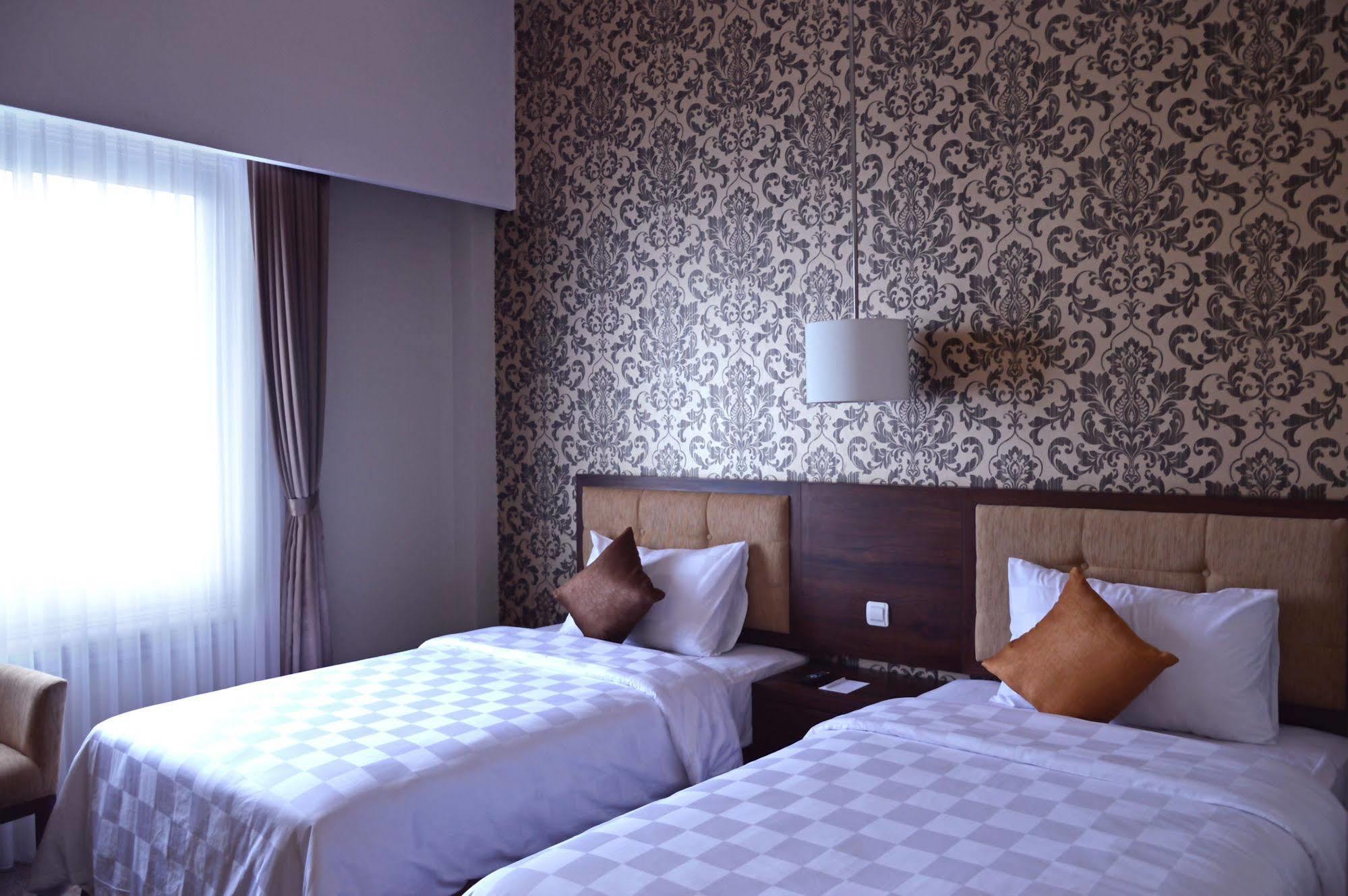 Hotel Safira Magelang Exteriér fotografie
